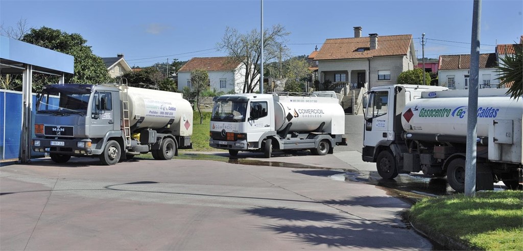 ¿Cómo solicitar el servicio de gasóleo a domicilio de Área de Servicio A Barca?