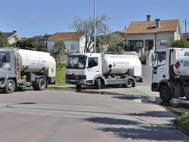 ¿Cómo solicitar el servicio de gasóleo a domicilio de Área de Servicio A Barca?