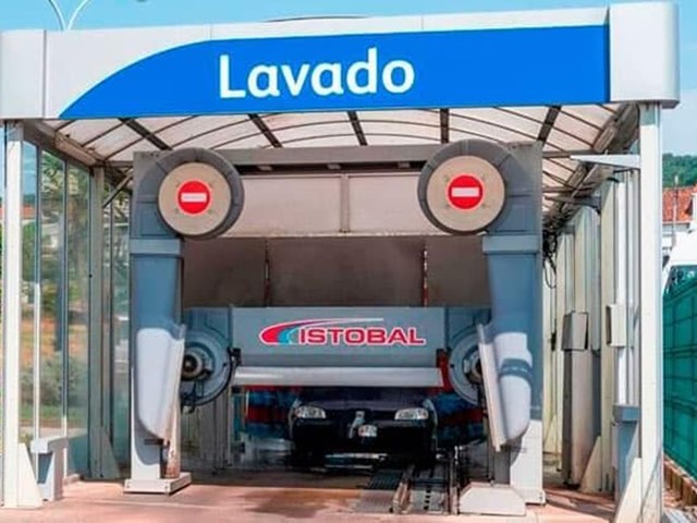 Prepara tu vehículo con una limpieza a fondo en nuestro túnel de lavado